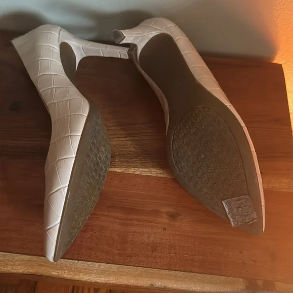 Mk shoes size 7 M - Picture 2 of 8